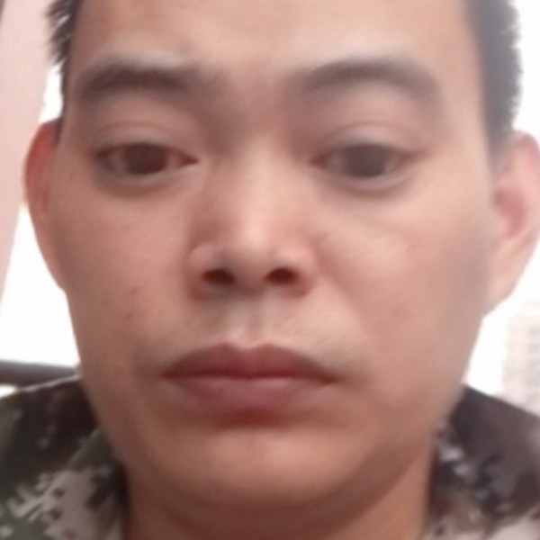 务实蹙眉南鸢的照片