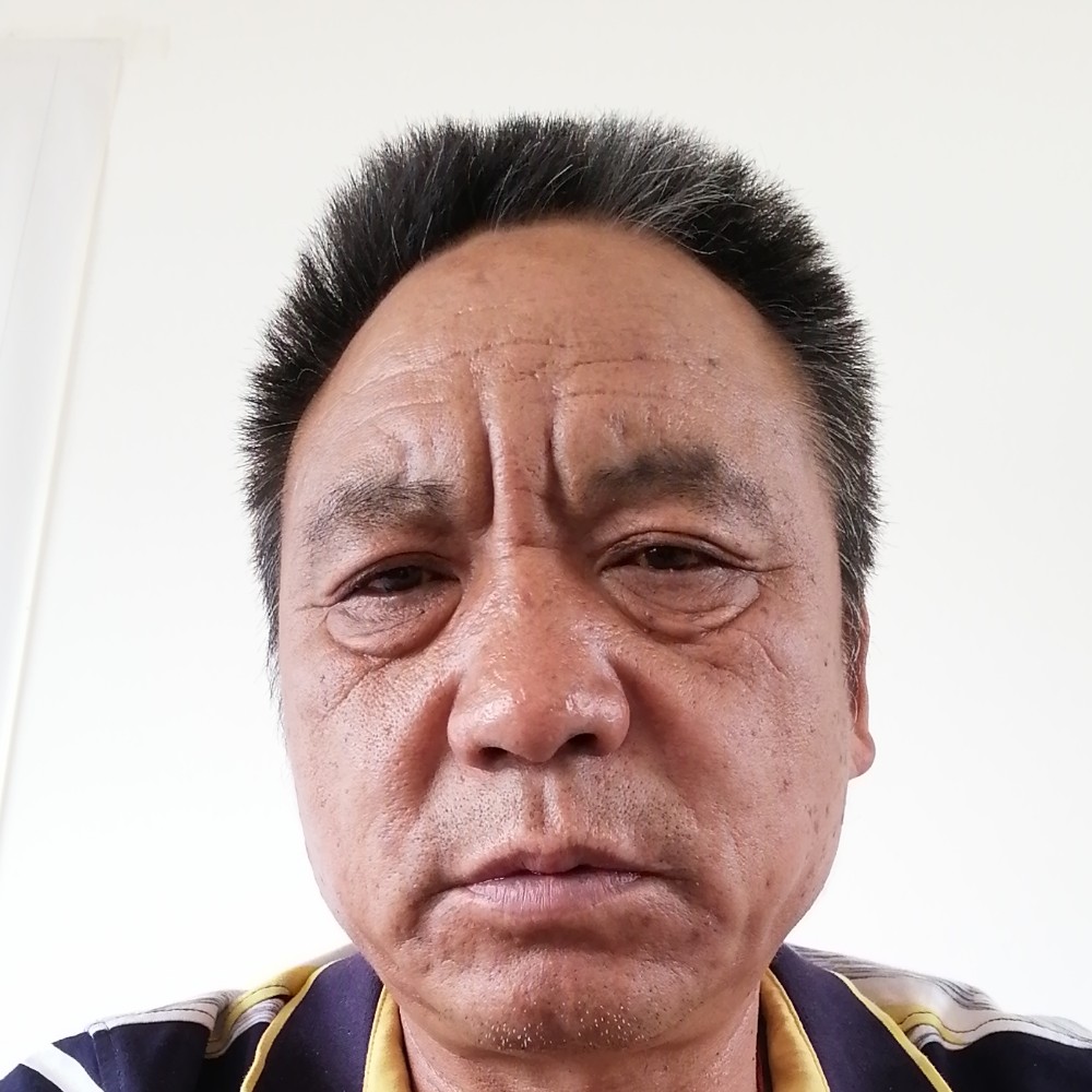 暖光浅吻热情的照片