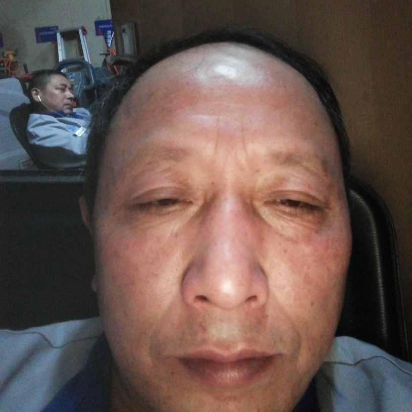 帅哥还落寂的照片