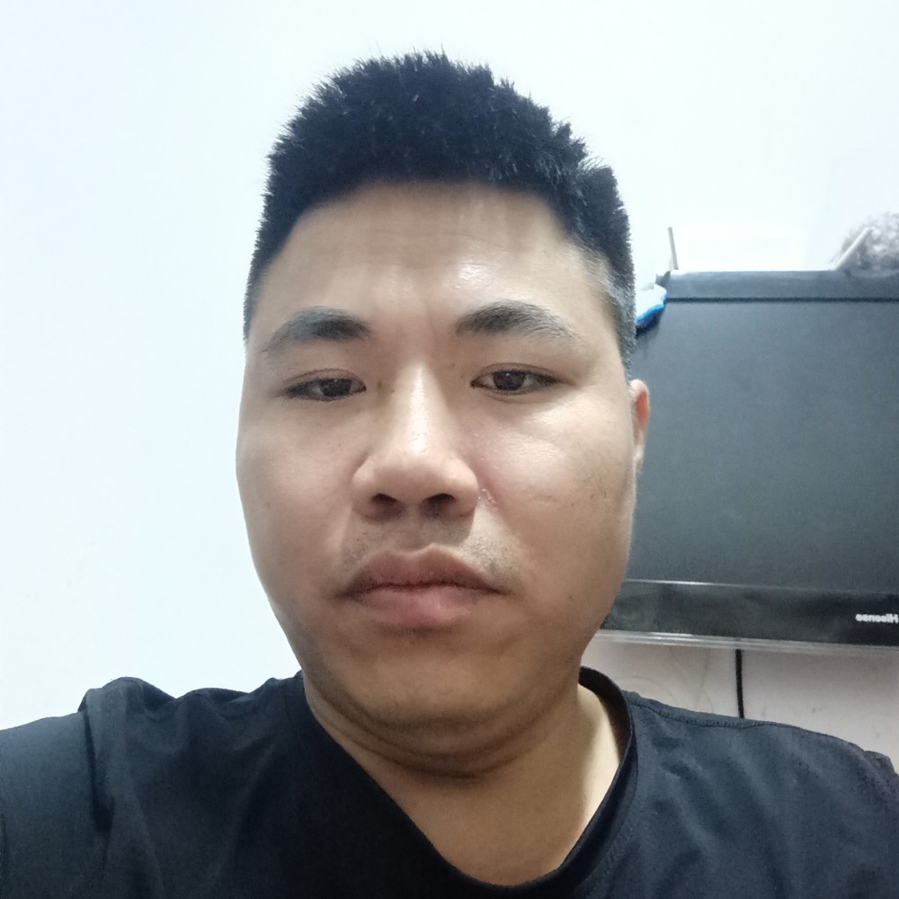 一条孤单的鱼的照片