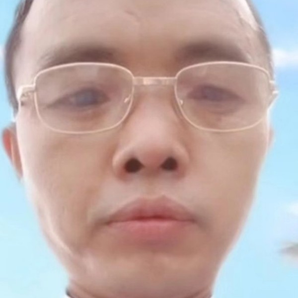 股典钟的照片