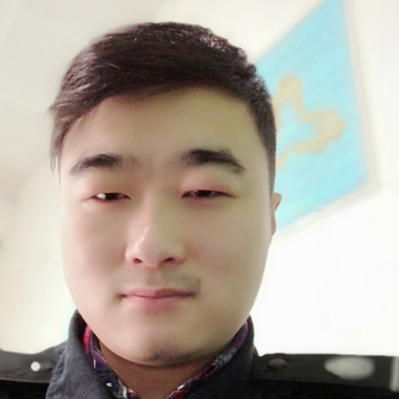 大方眼神的照片