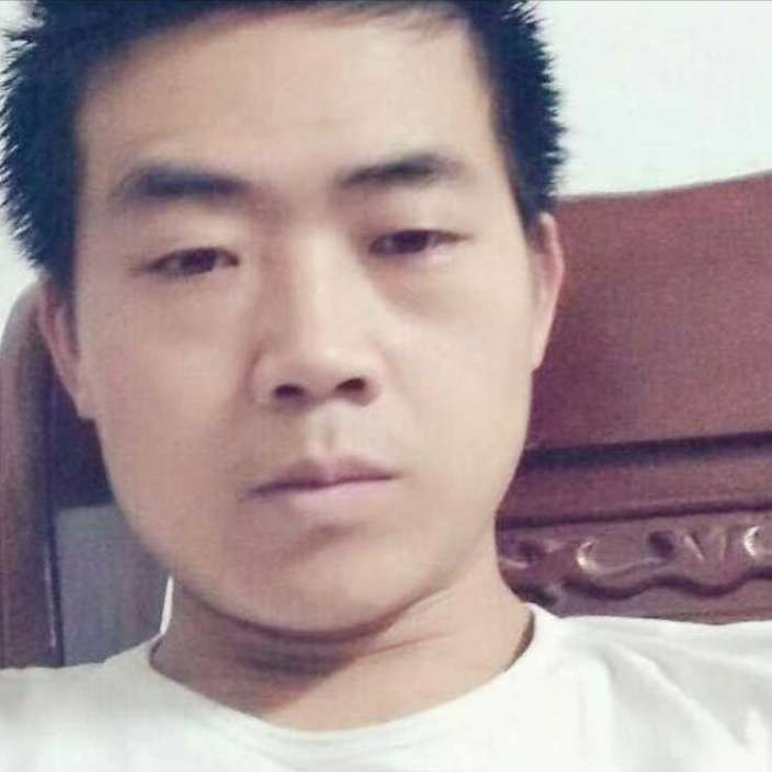 欢呼保卫超短裙的照片