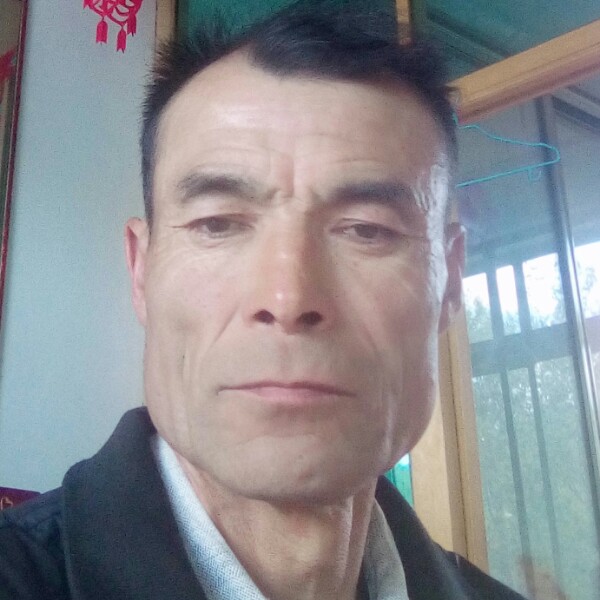 自由黑裤的照片
