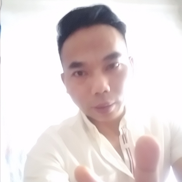 谦让拾忆热狗的照片