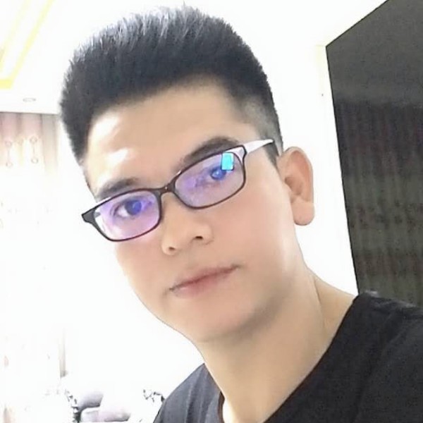 方盒贪玩的照片