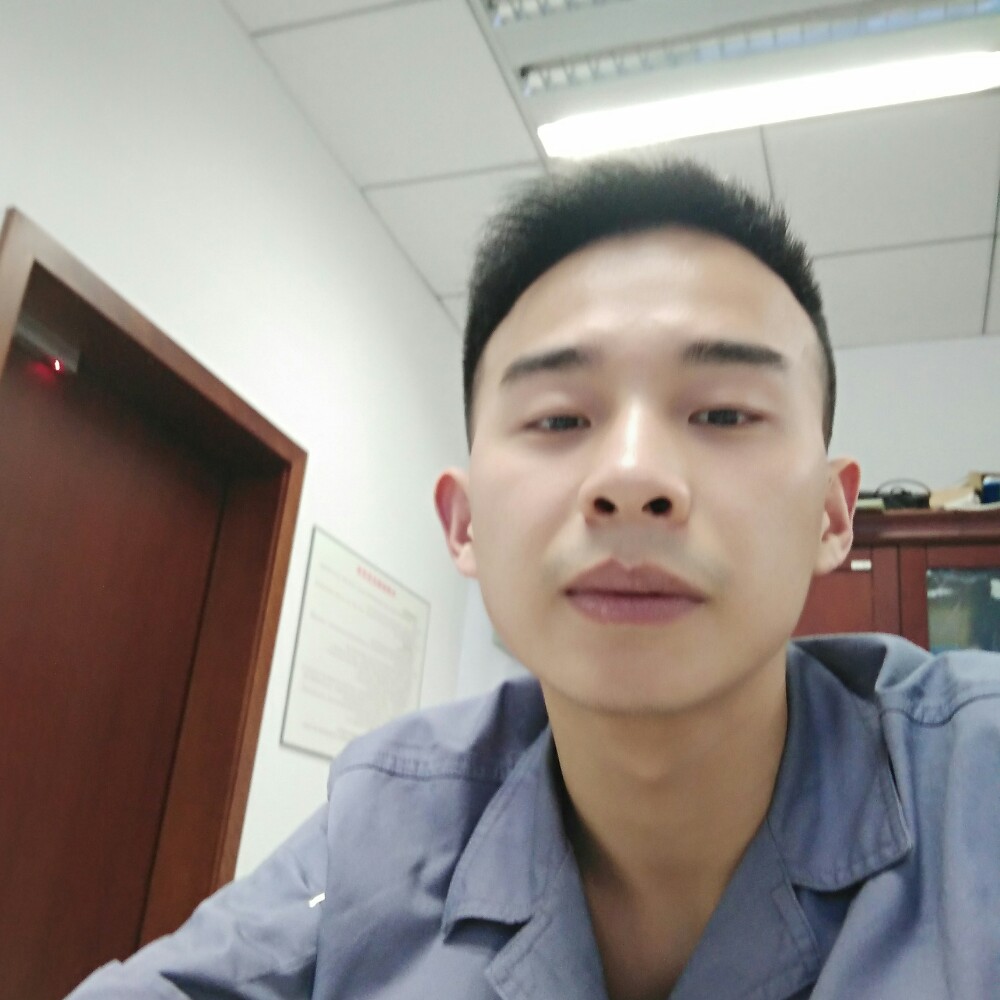 喜欢糖豆的青蛙的照片