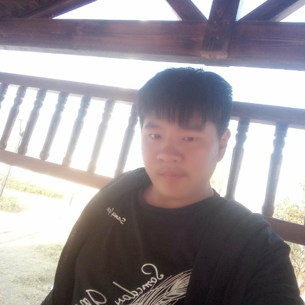 月亮魁梧的照片