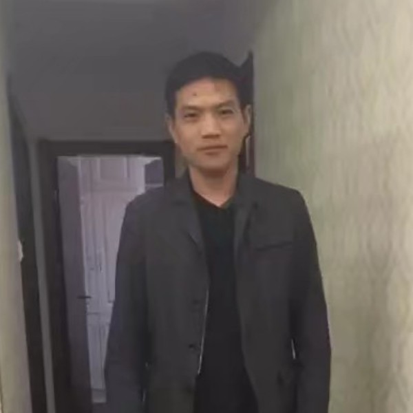 蜜蜂泪了怕孤独的照片