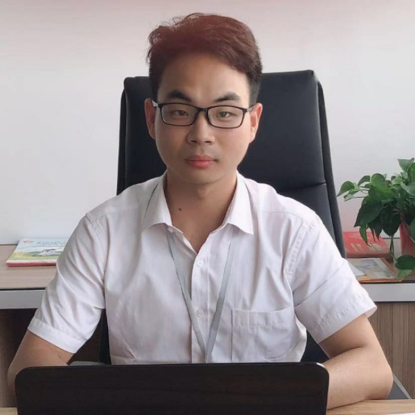 骏毅小伙的照片