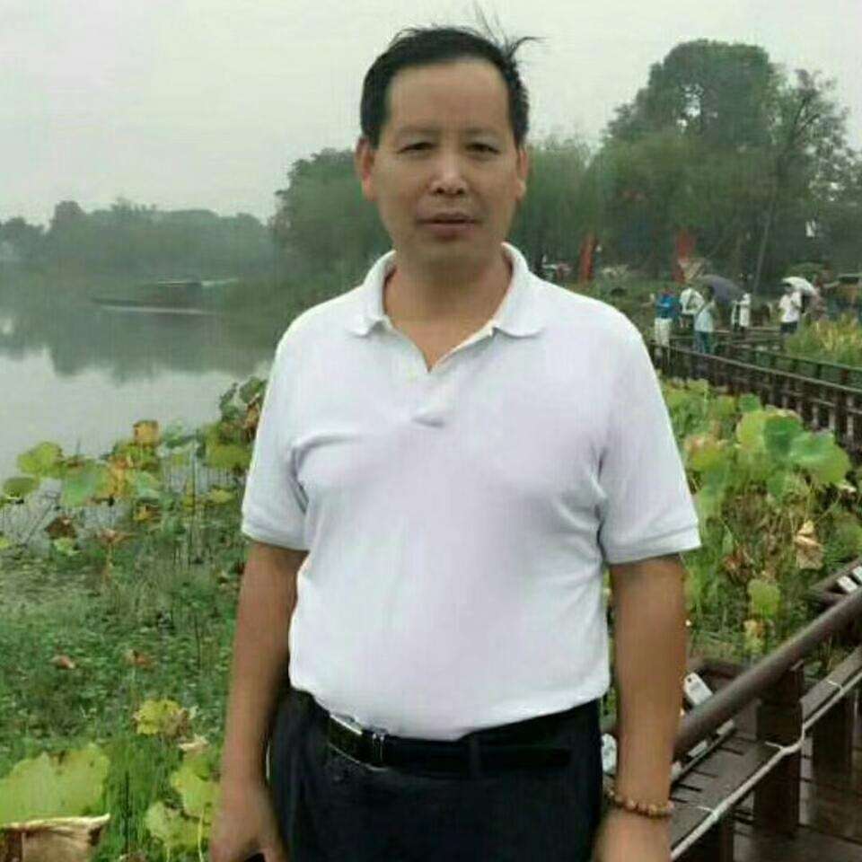 朱天龙的照片