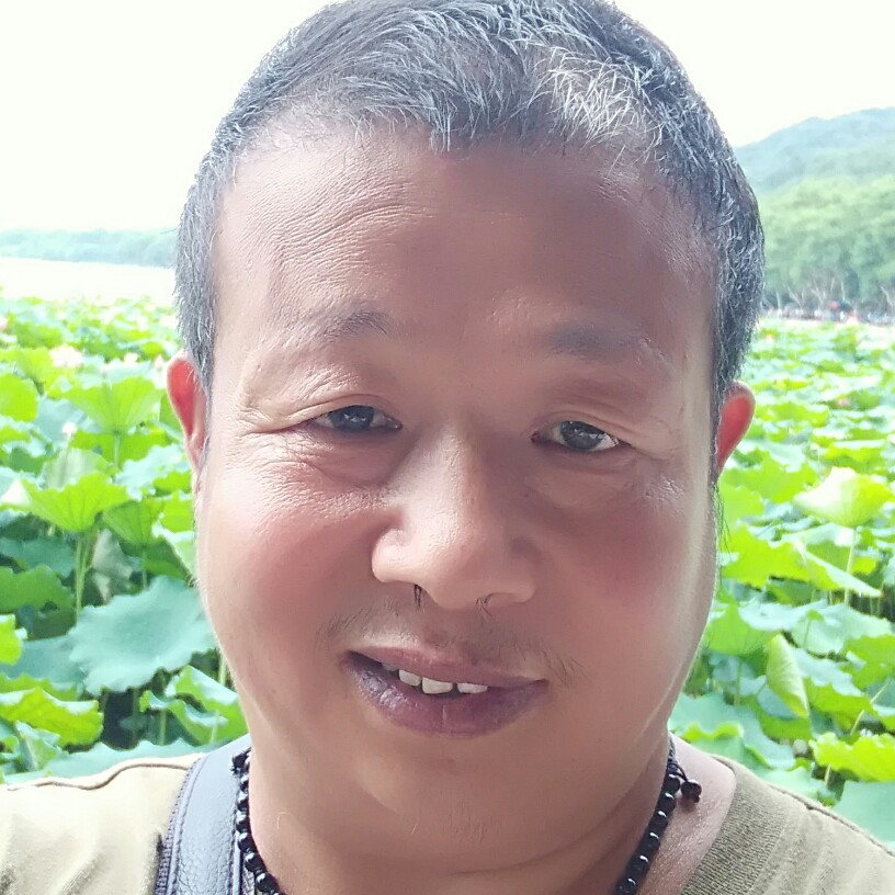 青琯浅吻炙热的照片