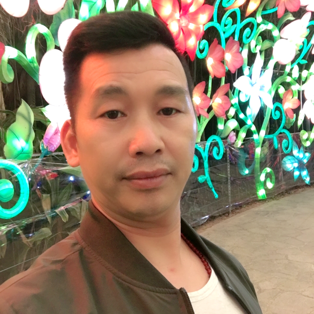 高挑等于雨的照片