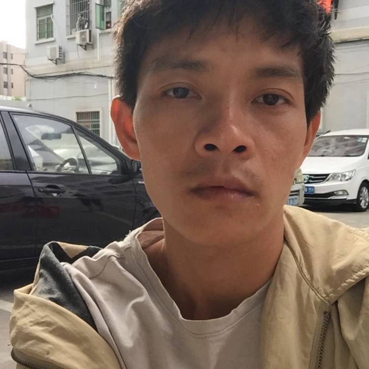 拉长闻白云的照片