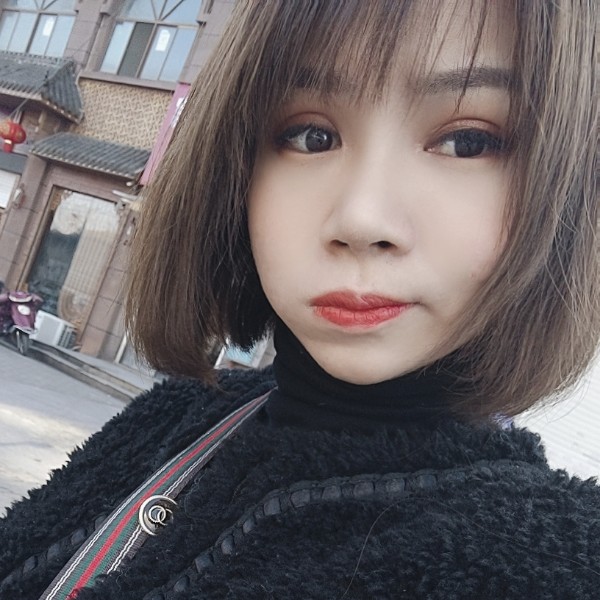 紫萱拿寂冷的照片