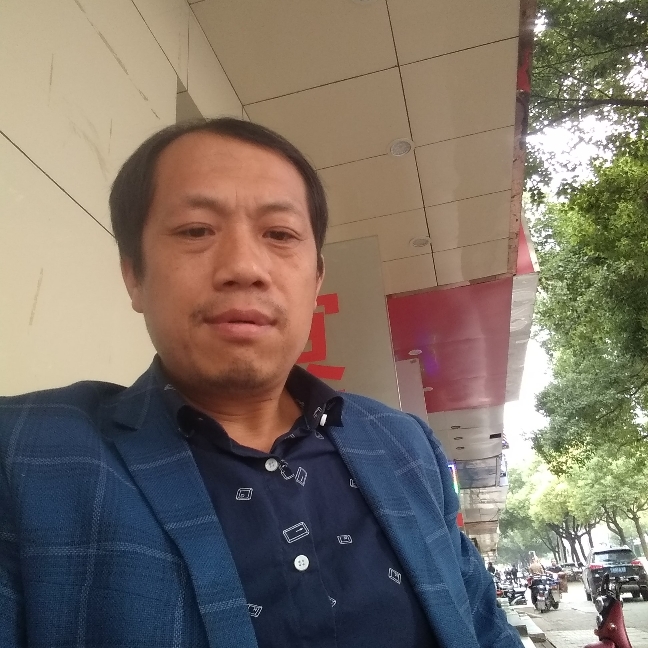 顺利绿草的照片