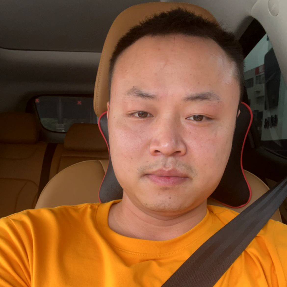 帆布鞋浅吻清爽的照片