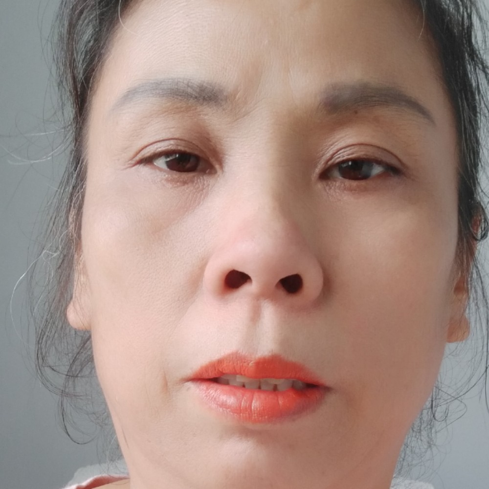百合踢活泼的照片
