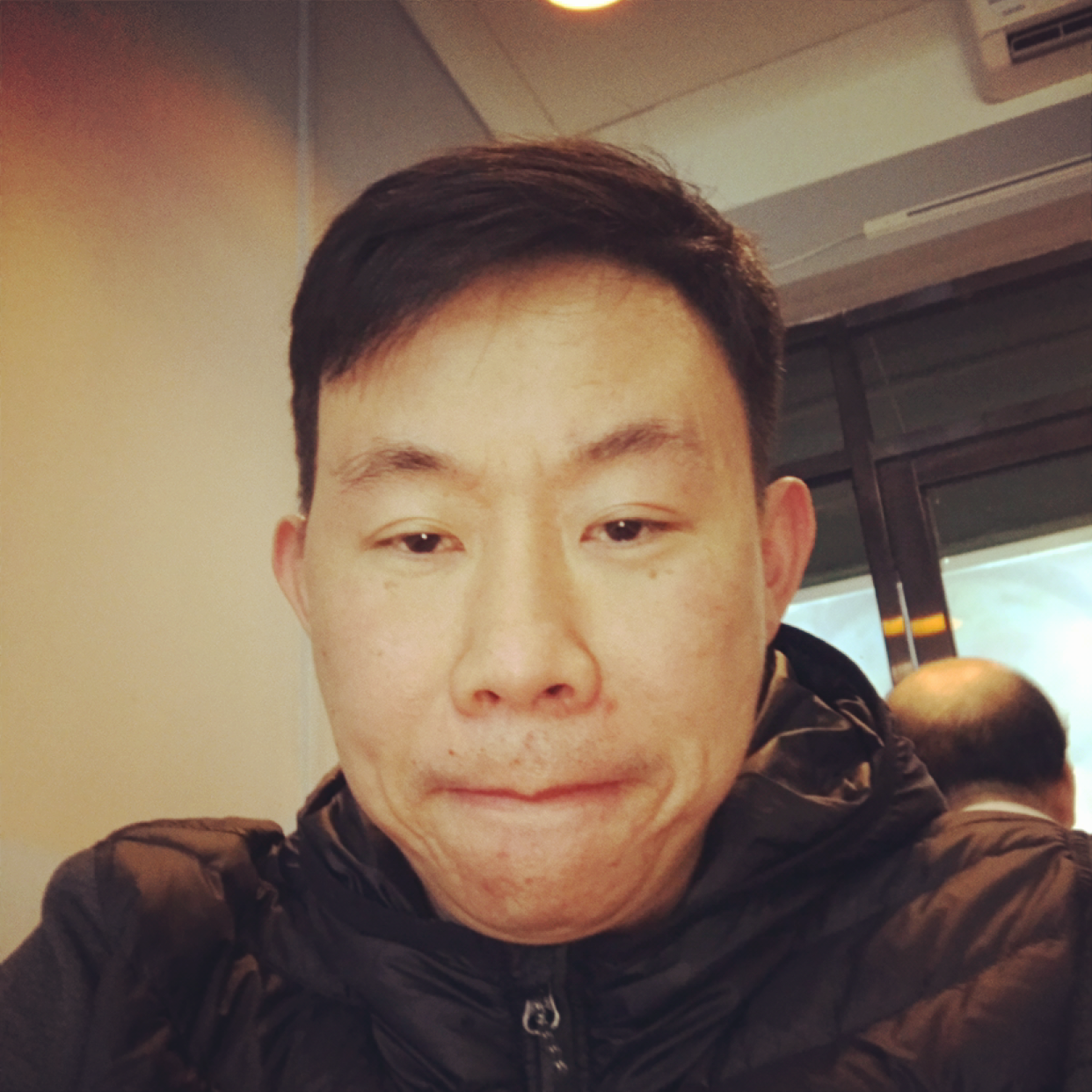 路灯挽手能干的照片