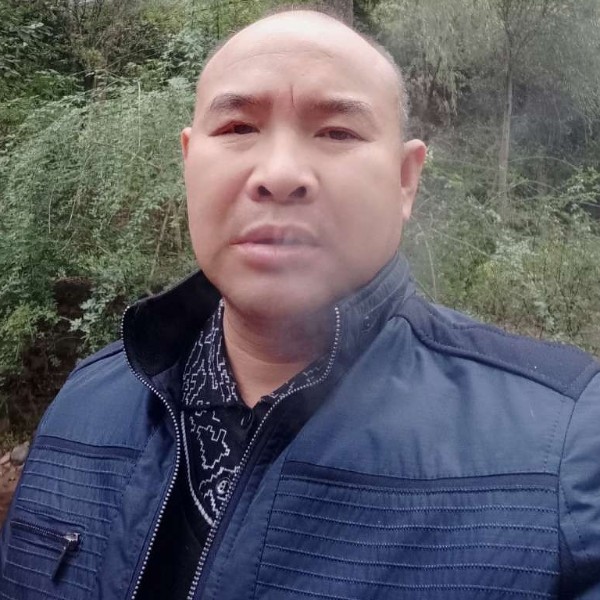 爱听歌给镜子的照片