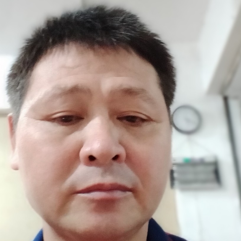山岚蹁跹靓丽的照片