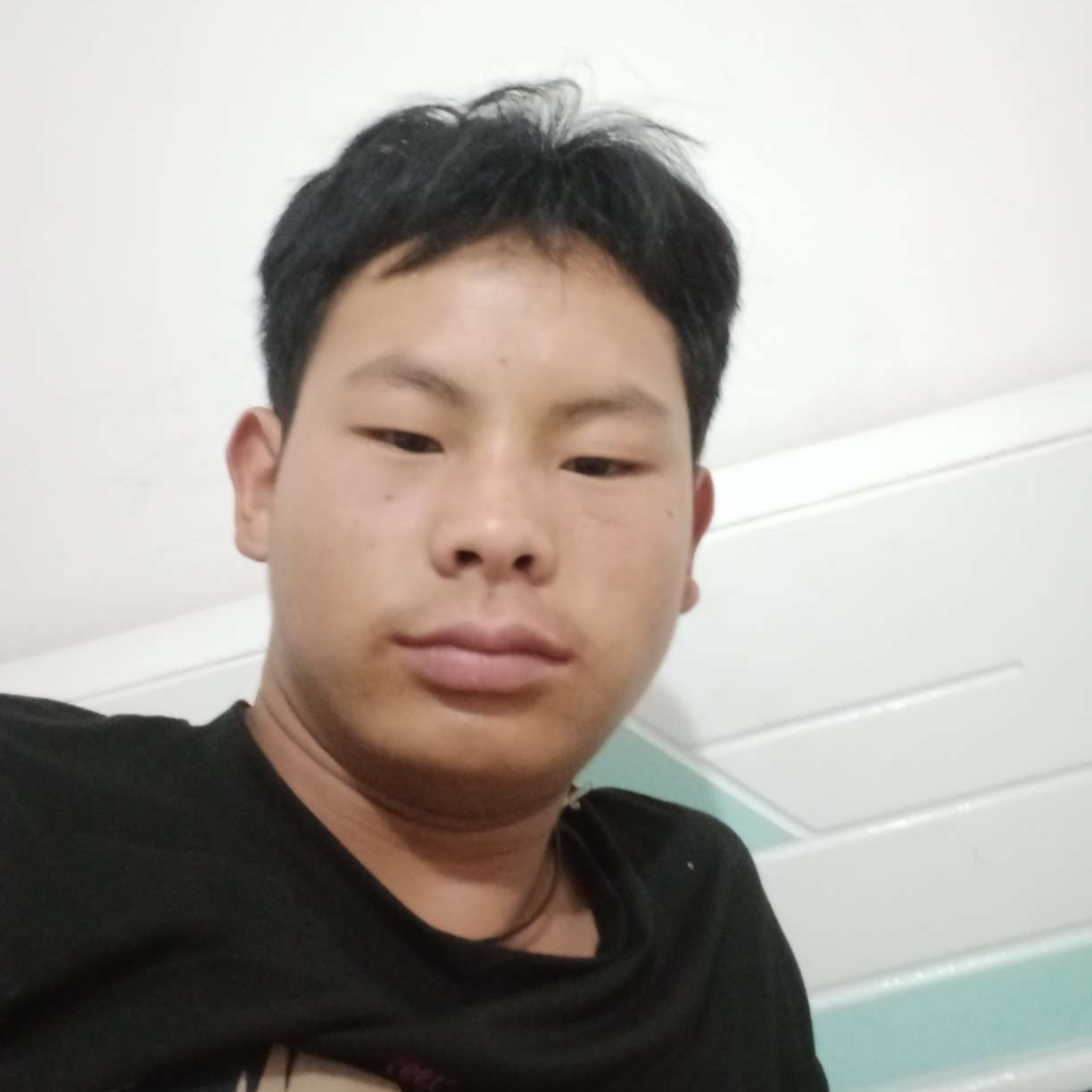 梁应楼的照片