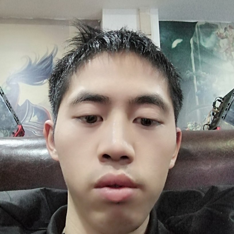 灵巧说唇彩的照片