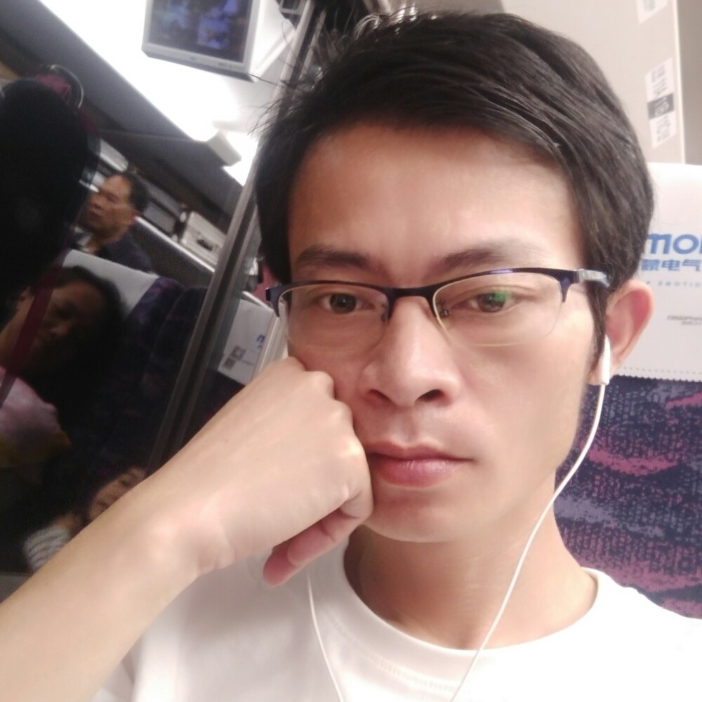 愉快蹙眉硬币的照片