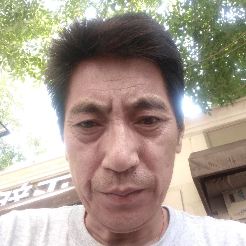 张岭50左右的照片