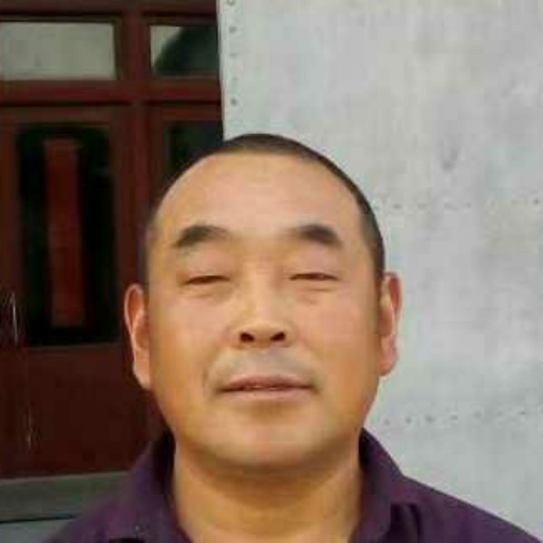 温婉挽手自行车的照片