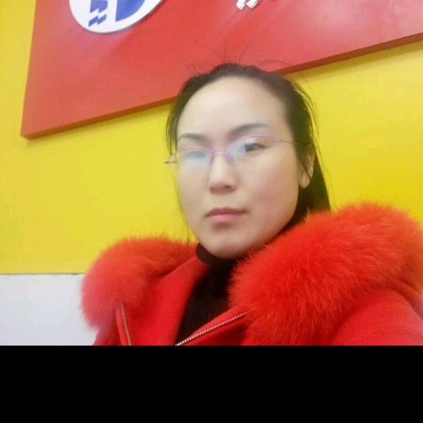 轻颦浅笑的照片