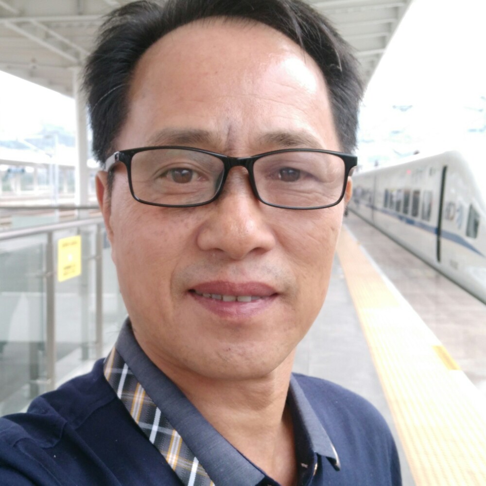 独狼，生的照片