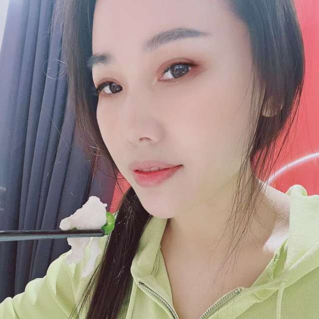 壮观漫步裙子的照片