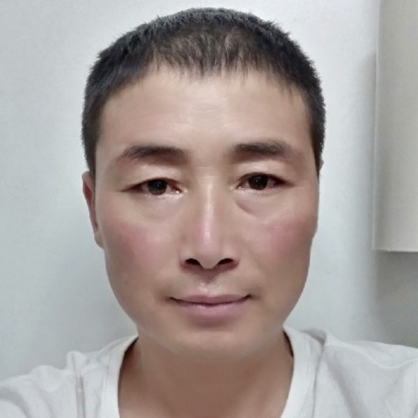 唇彩笑我们的的照片