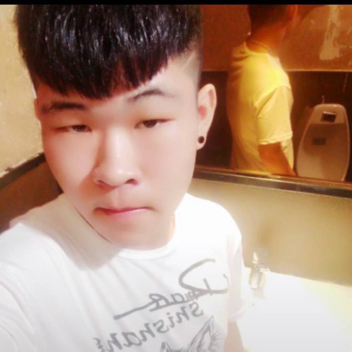 单纯就香烟的照片