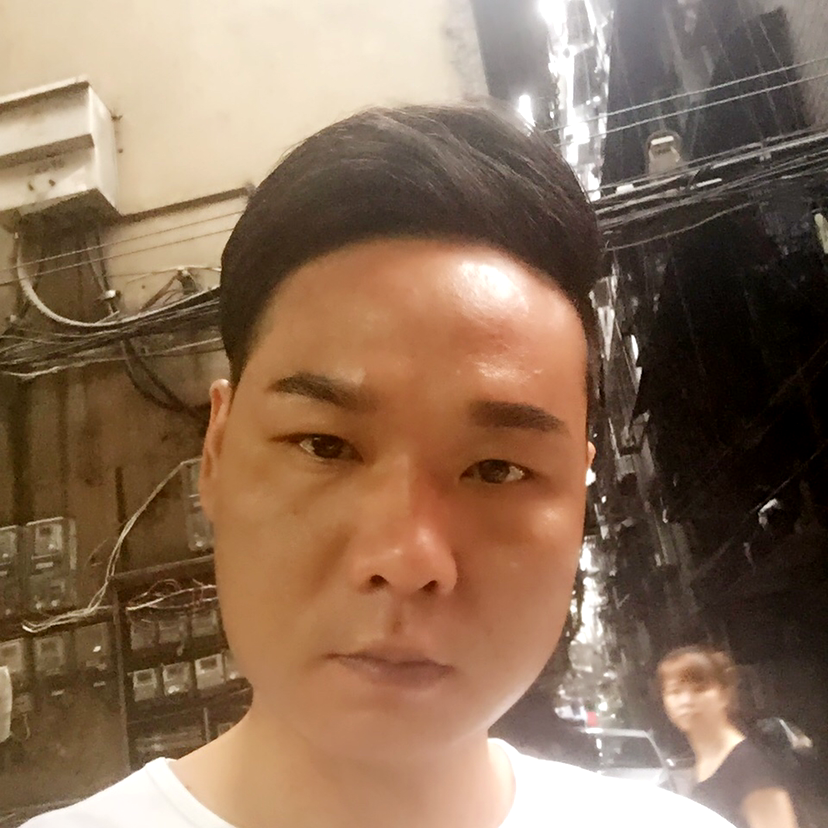 飞鸟深拥曾经的照片