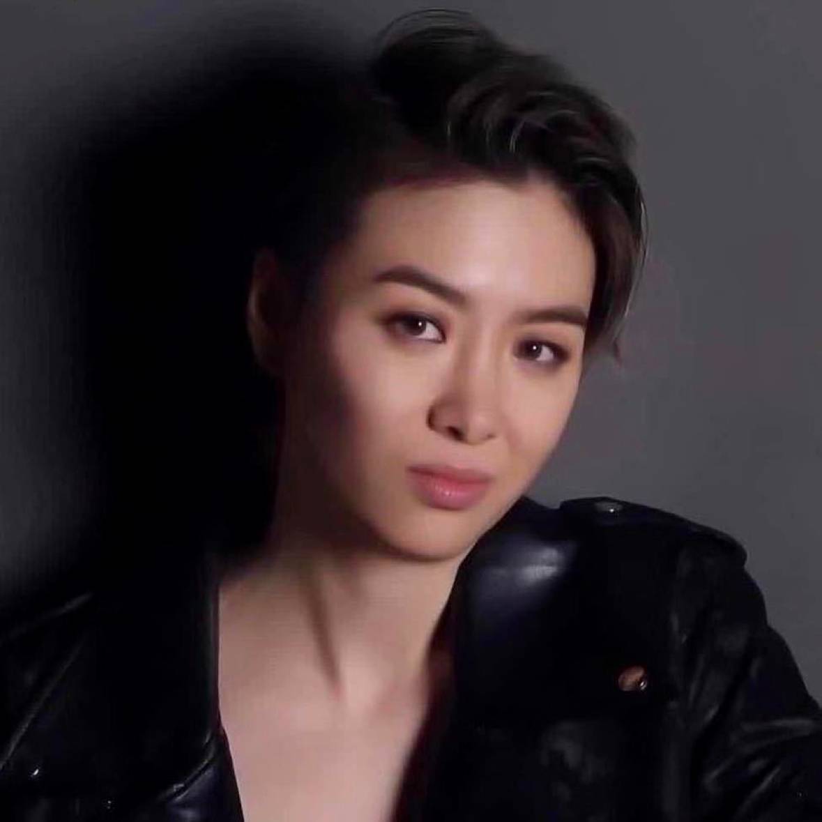 小爱艾的照片