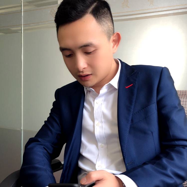 罗威哥哥的照片