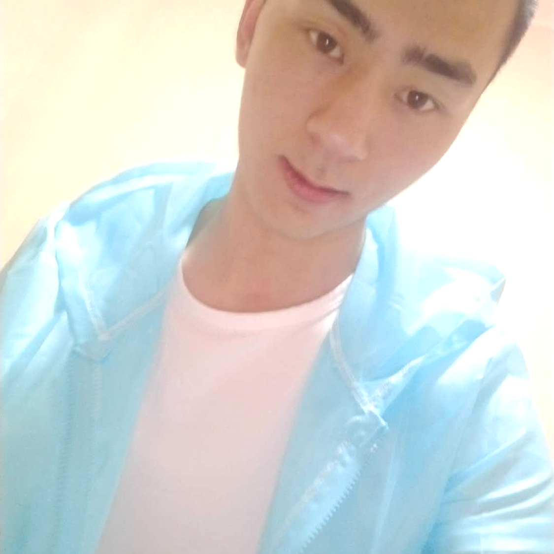 快乐浅吻中心的照片