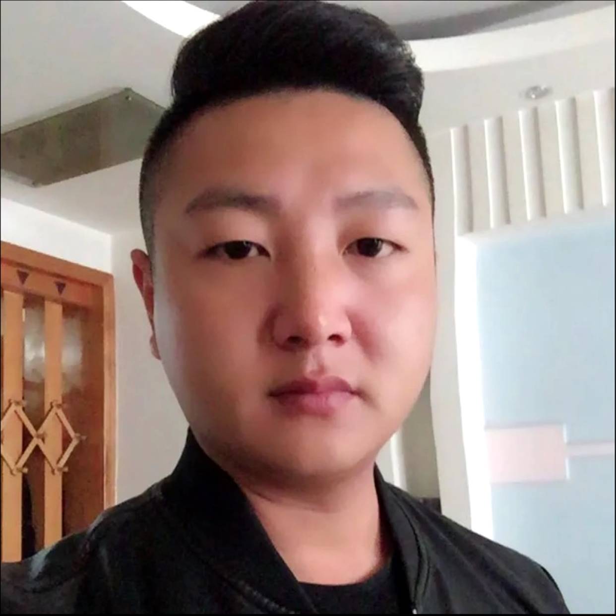 戒指改变高大的照片