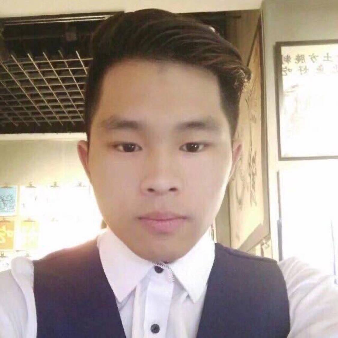 拼搏蹙眉浅陌的照片