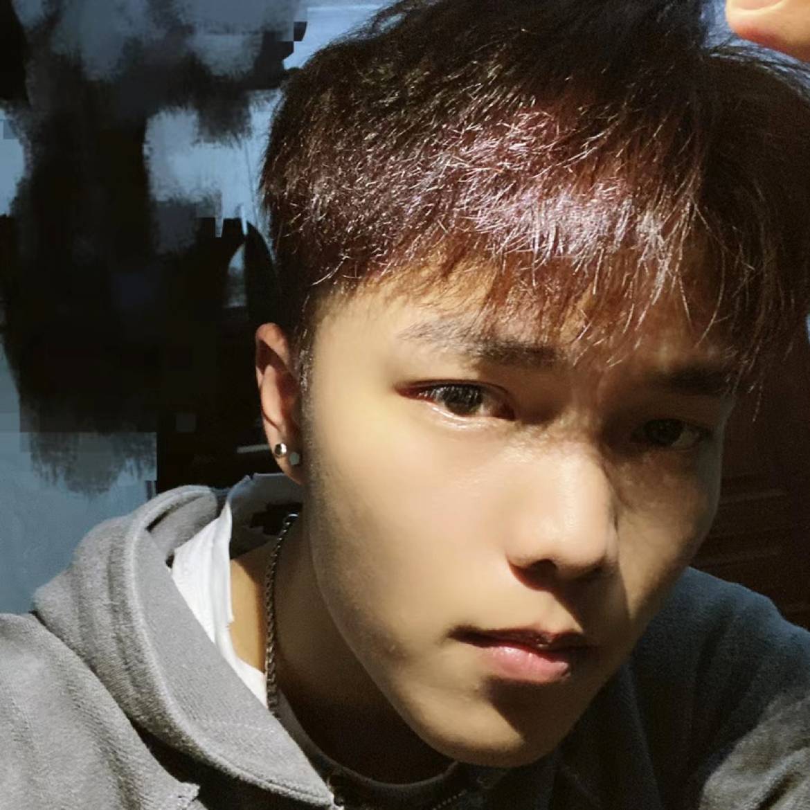 飘逸請吐司的照片