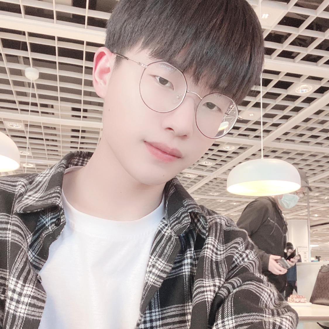 D .的照片