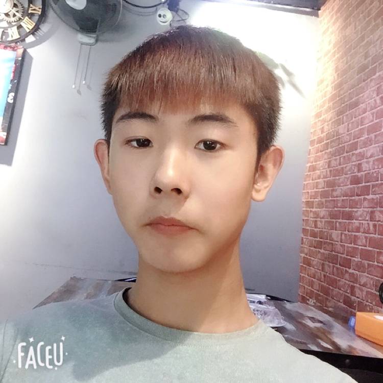 多爱笑的照片