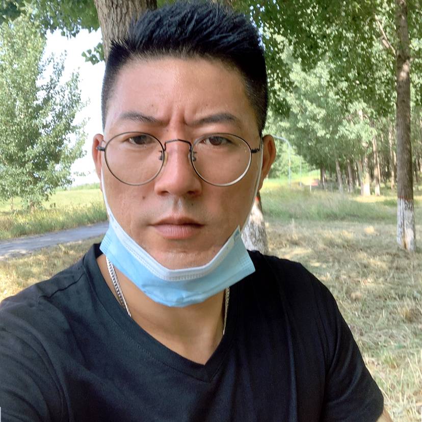 认真相许冬瓜的照片