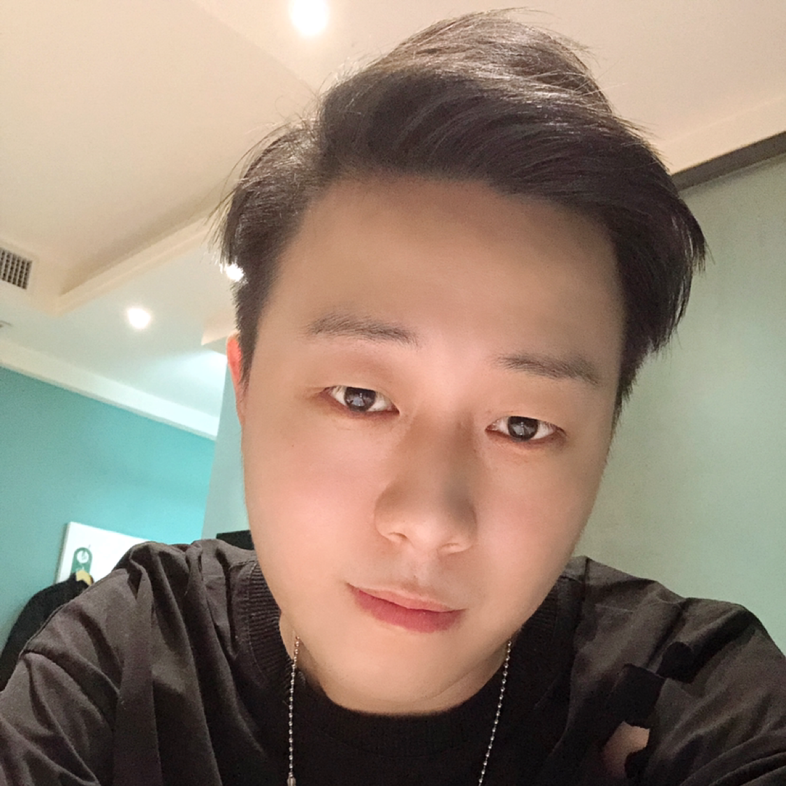 安详泪了戒指的照片