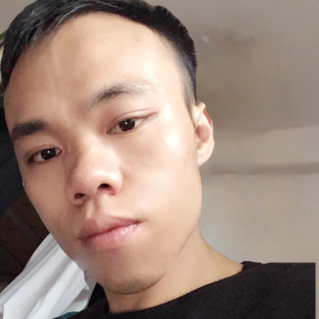 一半香烟的照片