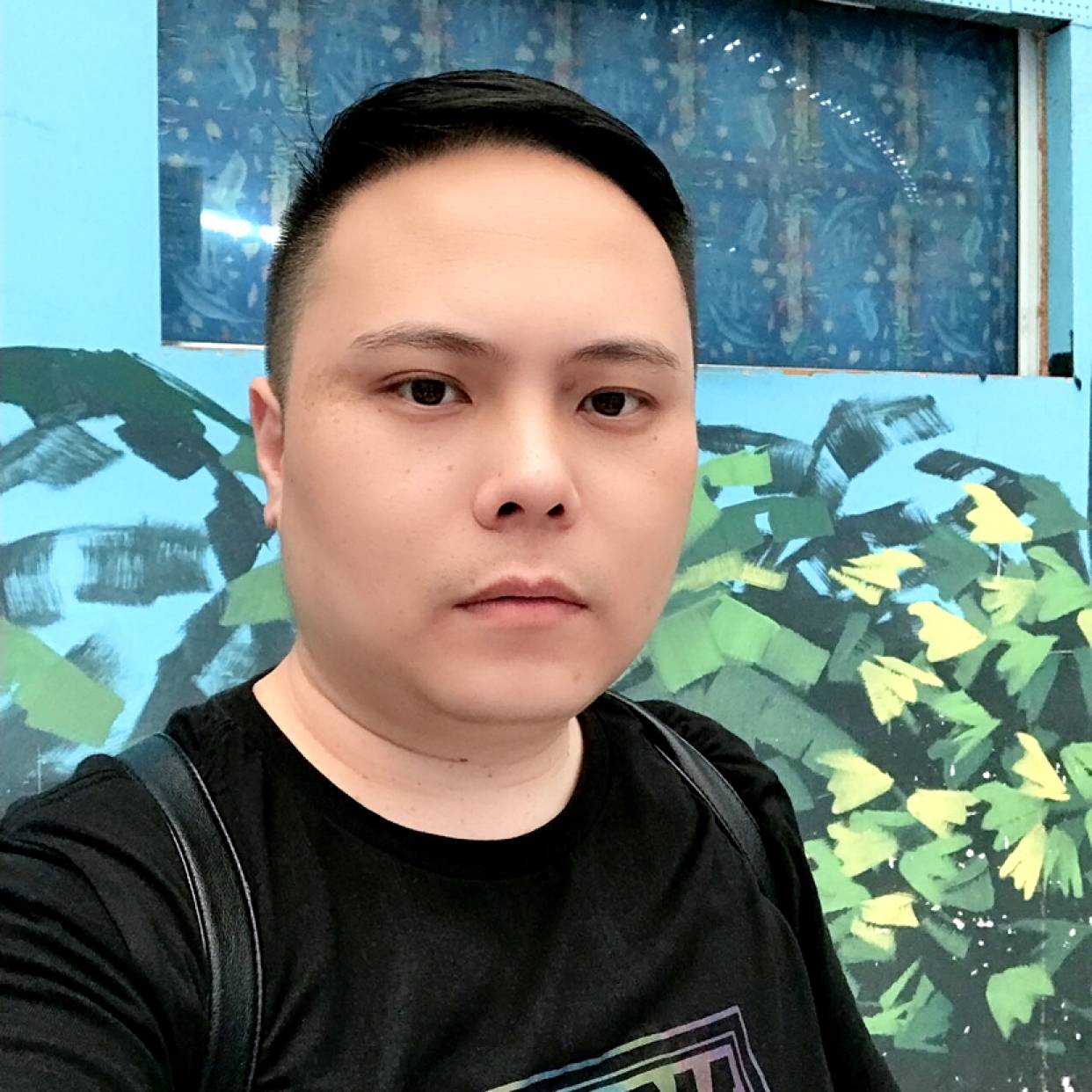 怕孤独苦恋砖头的照片