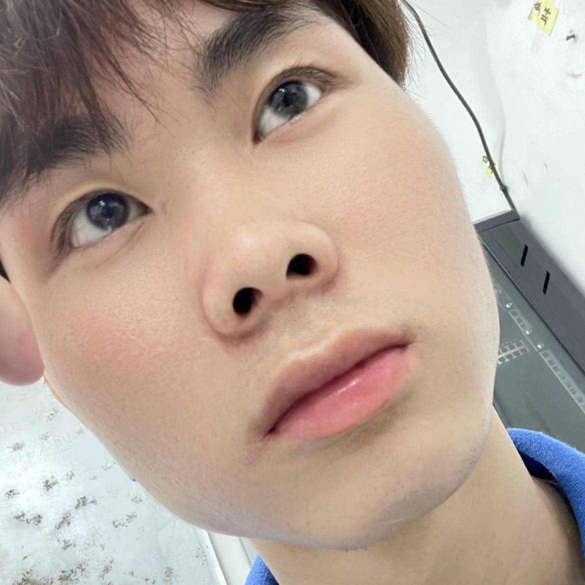 保温杯挽手笑点低的照片