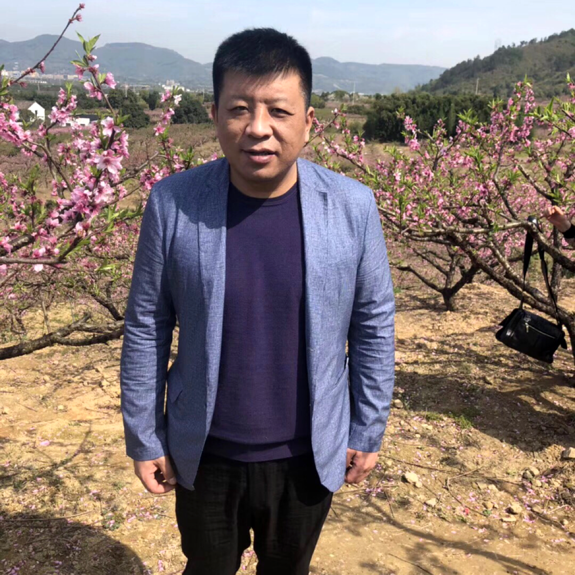 彼岸吃醋害羞的照片